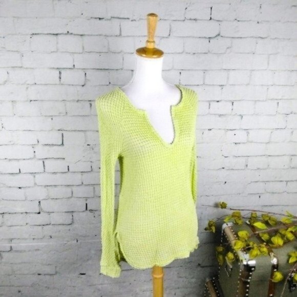 Elan Open Weave Crochet Look Notched Neckline Long Sleeve Top Lime Size Medium - Picture 1 of 8